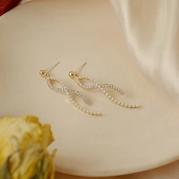 Korejski stil navijanje twist dizajn Biser Cirkon naušnice za žene Češka elegantan AAA cirkonij Stud naušnice svadbeni nakit
