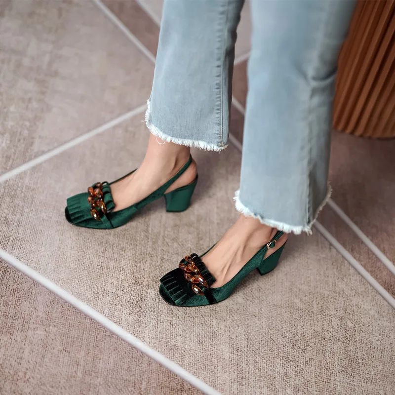 Klasicni zelene plastične sandale s lancem nevjerojatan stil nove ljetne baršun kićankama buckle debela peta francuska riječ s visokim potpeticama žene Slika 1