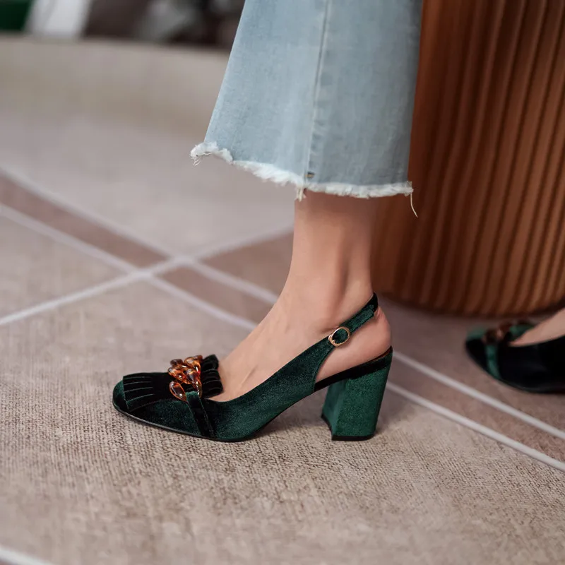 Klasicni zelene plastične sandale s lancem nevjerojatan stil nove ljetne baršun kićankama buckle debela peta francuska riječ s visokim potpeticama žene Slika 2