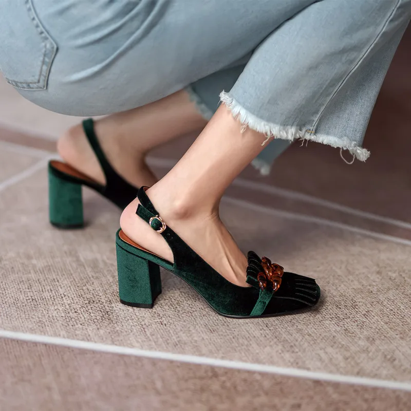 Klasicni zelene plastične sandale s lancem nevjerojatan stil nove ljetne baršun kićankama buckle debela peta francuska riječ s visokim potpeticama žene Slika 3
