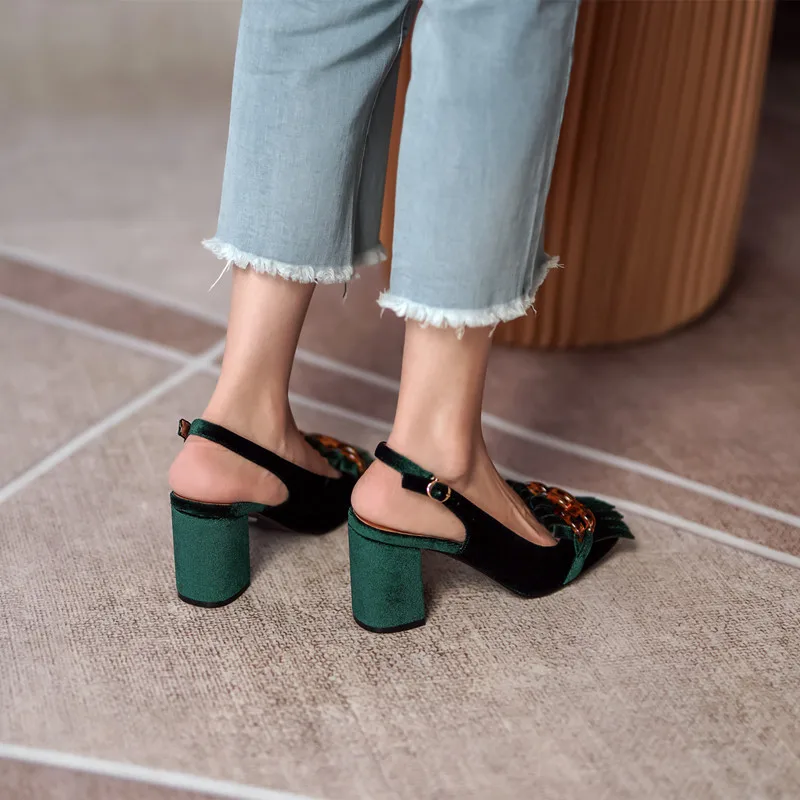 Klasicni zelene plastične sandale s lancem nevjerojatan stil nove ljetne baršun kićankama buckle debela peta francuska riječ s visokim potpeticama žene Slika 5