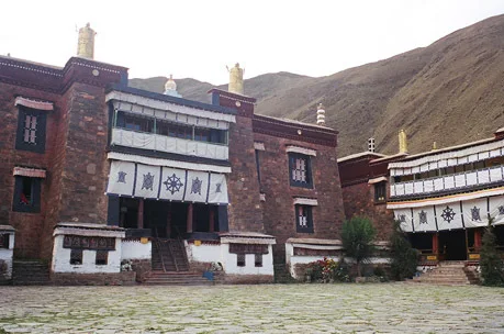 Tibetanski tamjan samostana Миндроллинг ,poznati tibetanski samostan tibetanski tamjana Slika 2